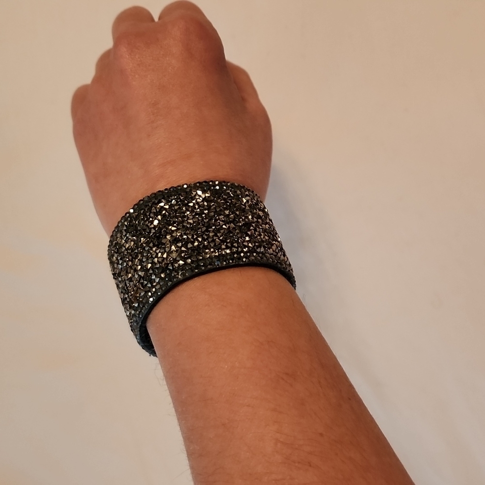 Beautiful cuff - Picture 6 of 7